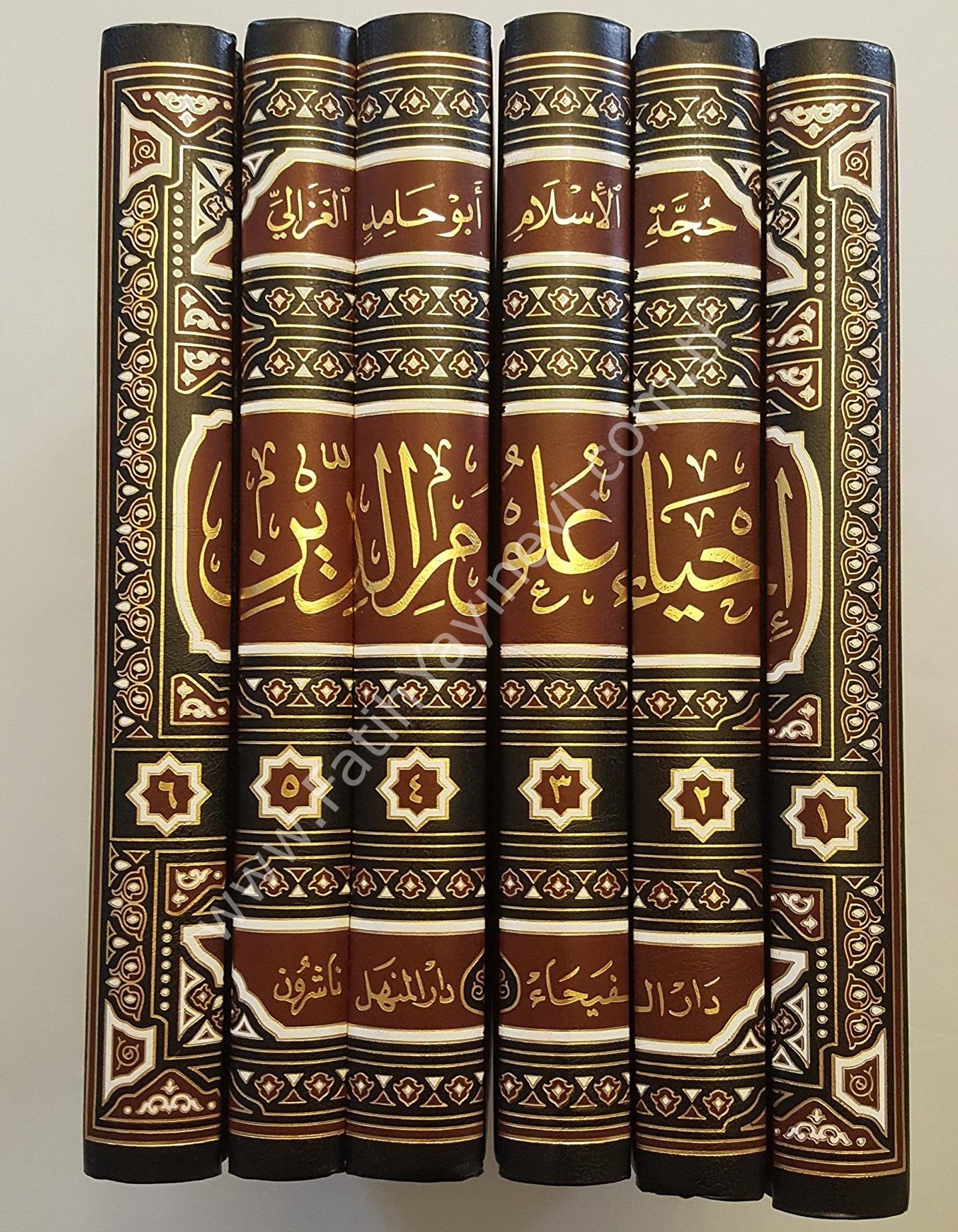 İhyau Ulumud Din  - إحياء علوم الدين .ومعه كتاب المغني عن حمل الأسفار في الأسفار - .تخريجات الإمام الزبيدي في إتحاف السادة المتقين - .تخريجات الإمام ابن السبكي في طبقات الشافعية الكبرى